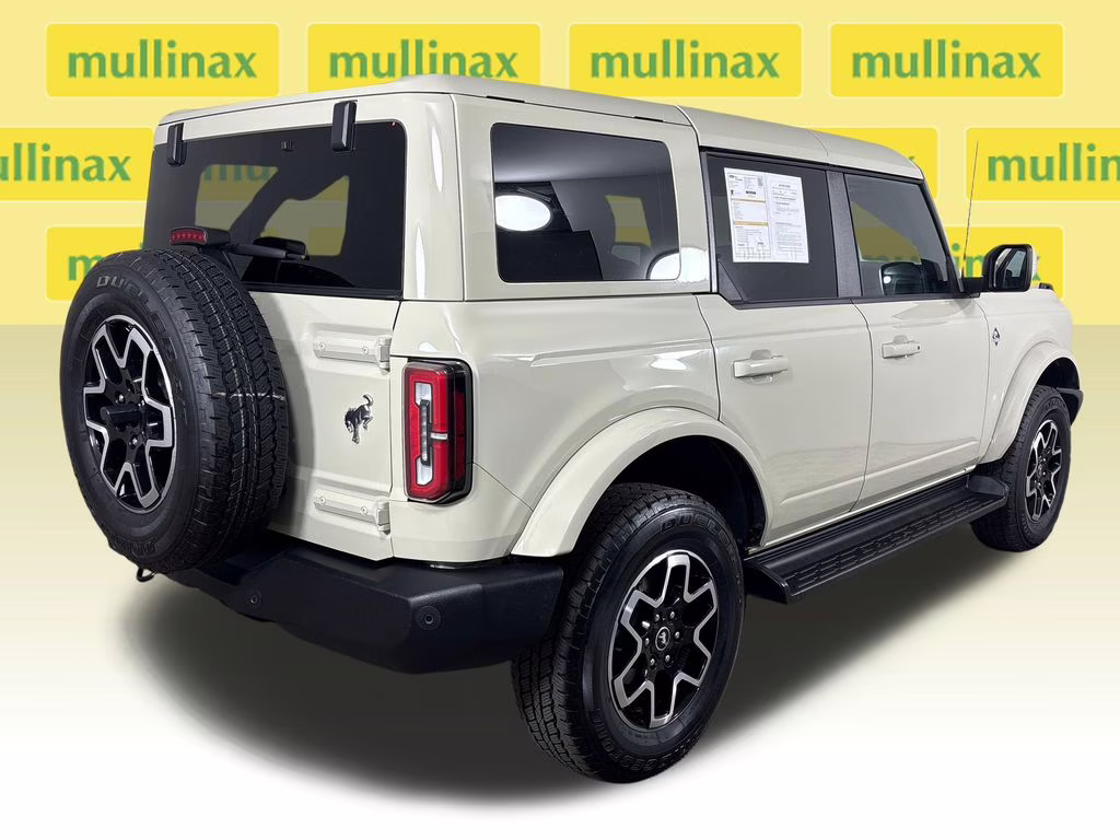 2025 Desert Sand Ford Bronco Outer Banks 4X4 SUV