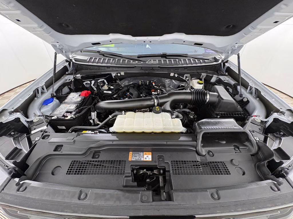 2025 Space Silver Metallic Ford Expedition Active RWD SUV