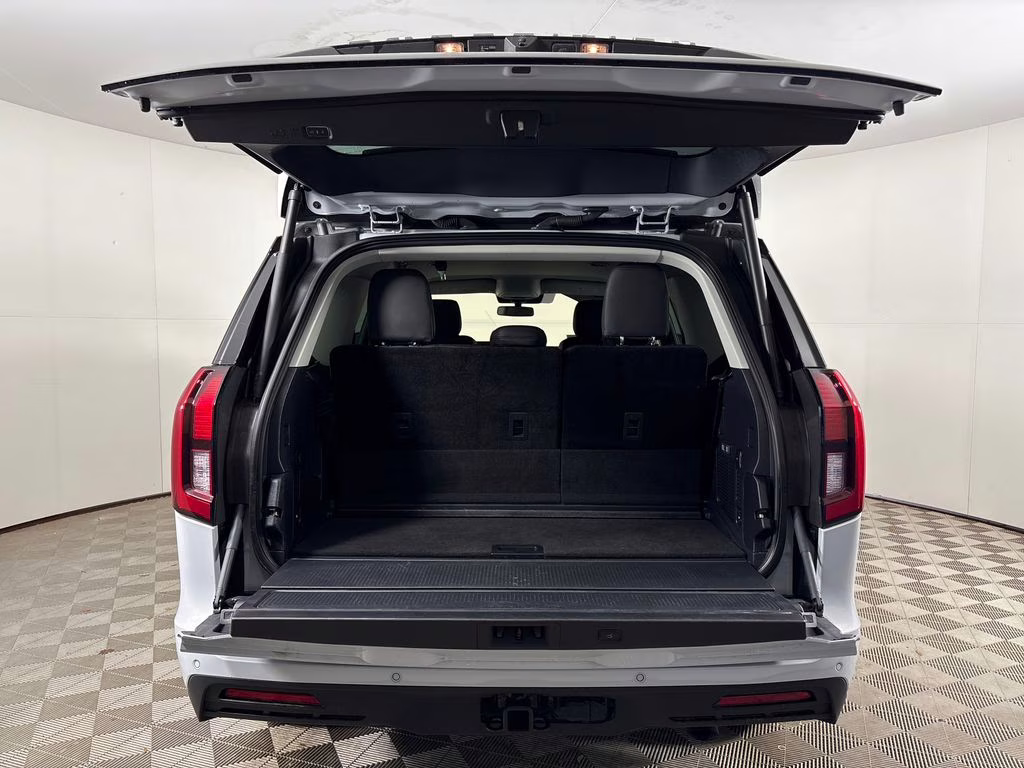 2025 Space Silver Metallic Ford Expedition Active RWD SUV