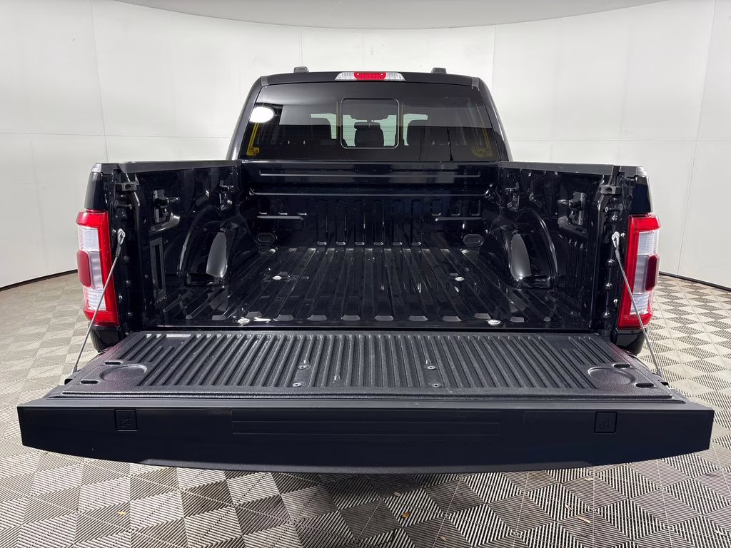 2023 Agate Black Metallic Ford F-150 Lariat 4X4 Truck