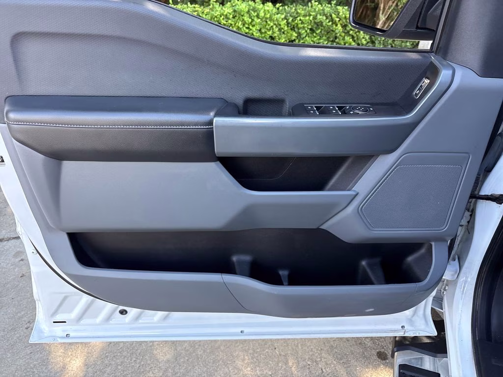 2022 Oxford White Ford F-150 XLT 4X4 Truck