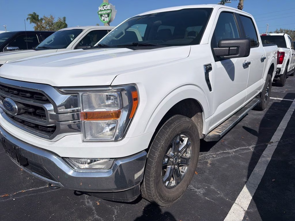 2022 Oxford White Ford F-150 XLT 4X4 Truck