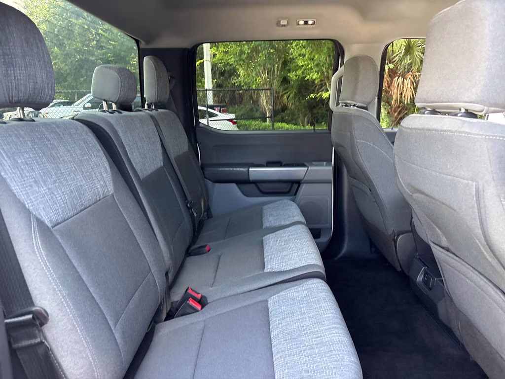 2022 Oxford White Ford F-150 XLT 4X4 Truck