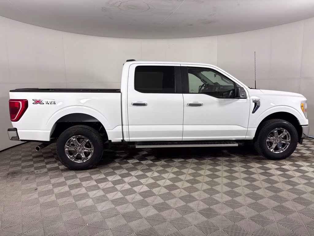 2022 Oxford White Ford F-150 XLT 4X4 Truck