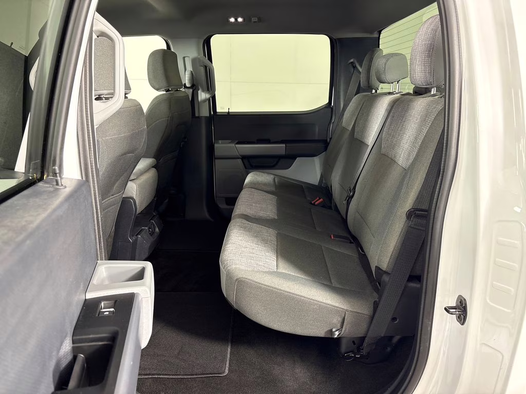 2022 Oxford White Ford F-150 XLT 4X4 Truck