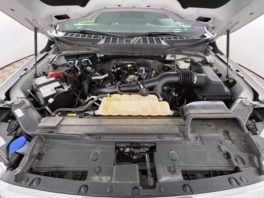 2022 Oxford White Ford F-150 XLT 4X4 Truck