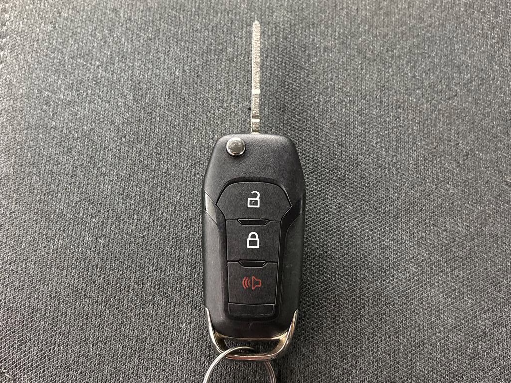 2022 Oxford White Ford F-150 XLT 4X4 Truck