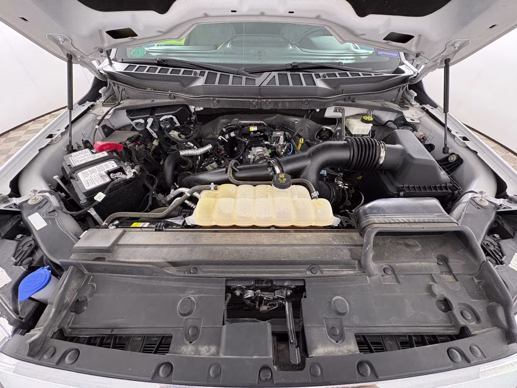2022 Oxford White Ford F-150 XLT 4X4 Truck