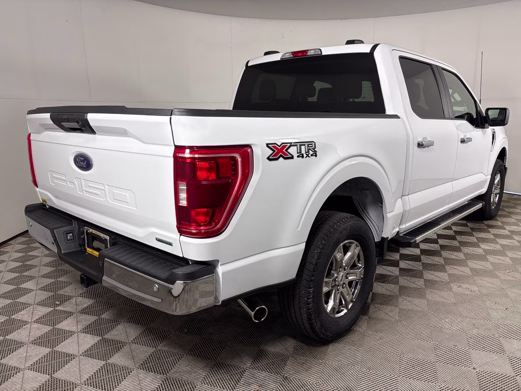2022 Oxford White Ford F-150 XLT 4X4 Truck