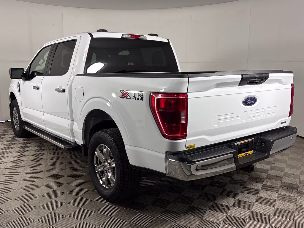 2022 Oxford White Ford F-150 XLT 4X4 Truck