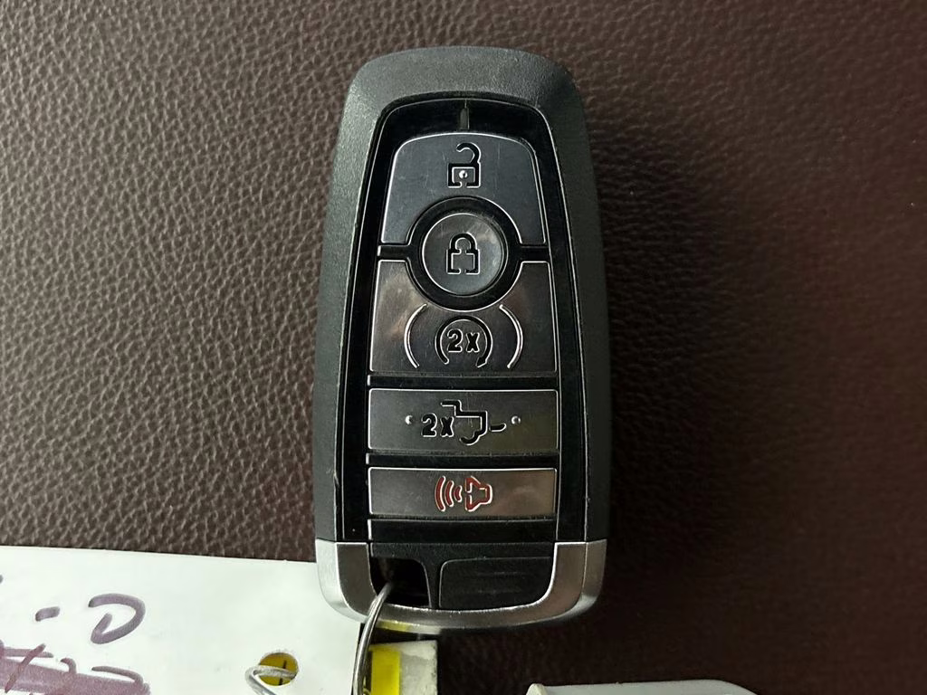 2023 Oxford White Ford F-150 Lariat 4X4 Truck