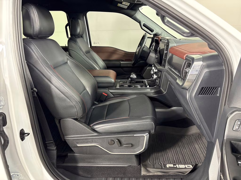 2023 Oxford White Ford F-150 Lariat 4X4 Truck