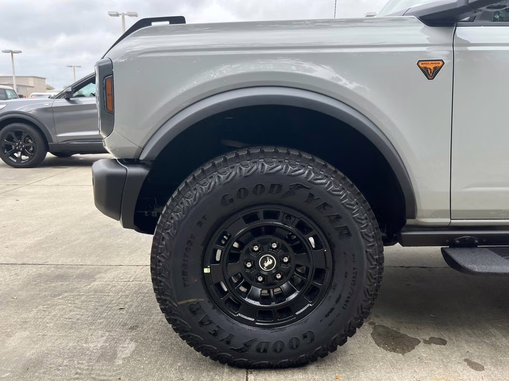 2026 Avalanche Ford Bronco Badlands 4X4 SUV