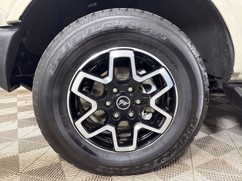 2025 Desert Sand Ford Bronco Outer Banks 4X4 SUV