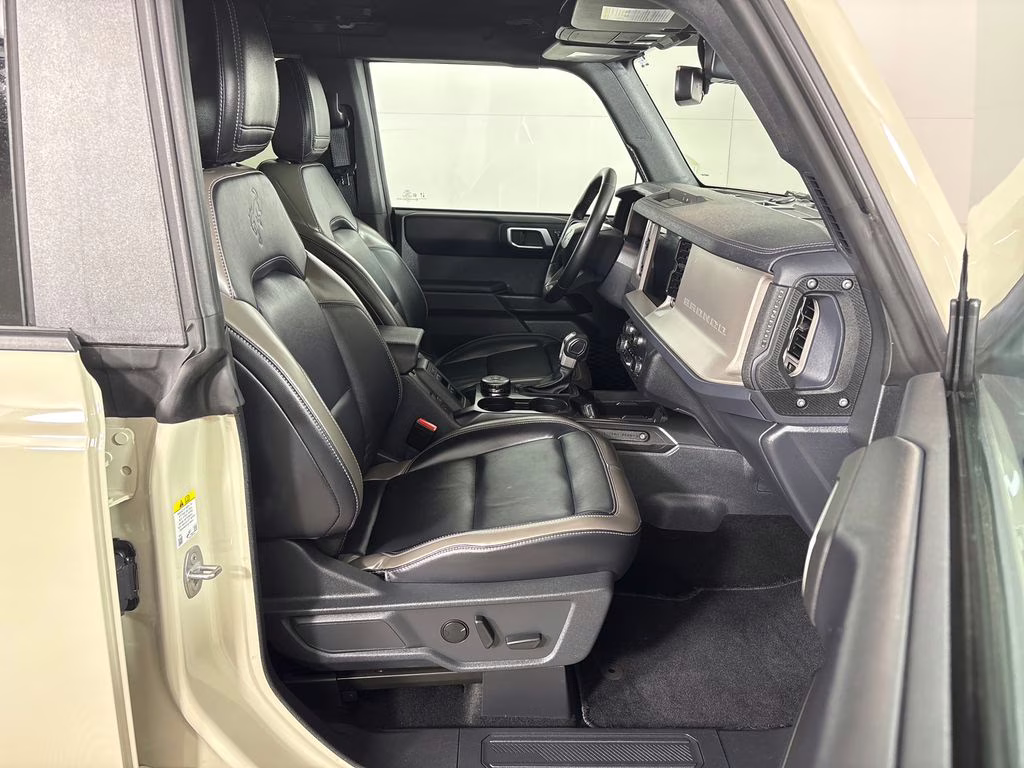 2025 Desert Sand Ford Bronco Outer Banks 4X4 SUV