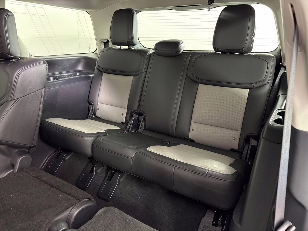 2025 Space Silver Metallic Ford Expedition Active RWD SUV