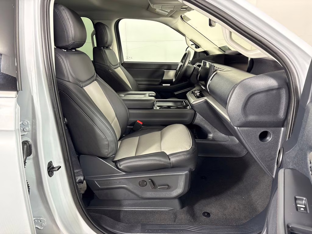 2025 Space Silver Metallic Ford Expedition Active RWD SUV