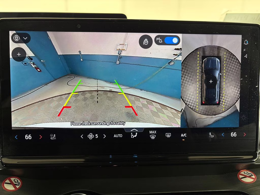 2025 Star White Metallic Tri-Coat Ford Expedition Platinum 4X4 SUV