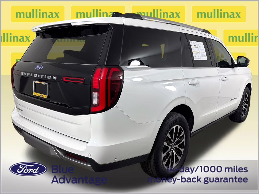 2025 Star White Metallic Tri-Coat Ford Expedition Platinum 4X4 SUV