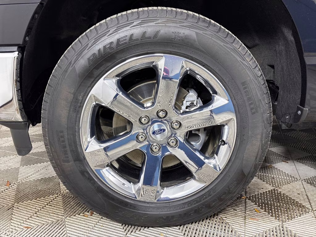 2023 Agate Black Metallic Ford F-150 Lariat 4X4 Truck