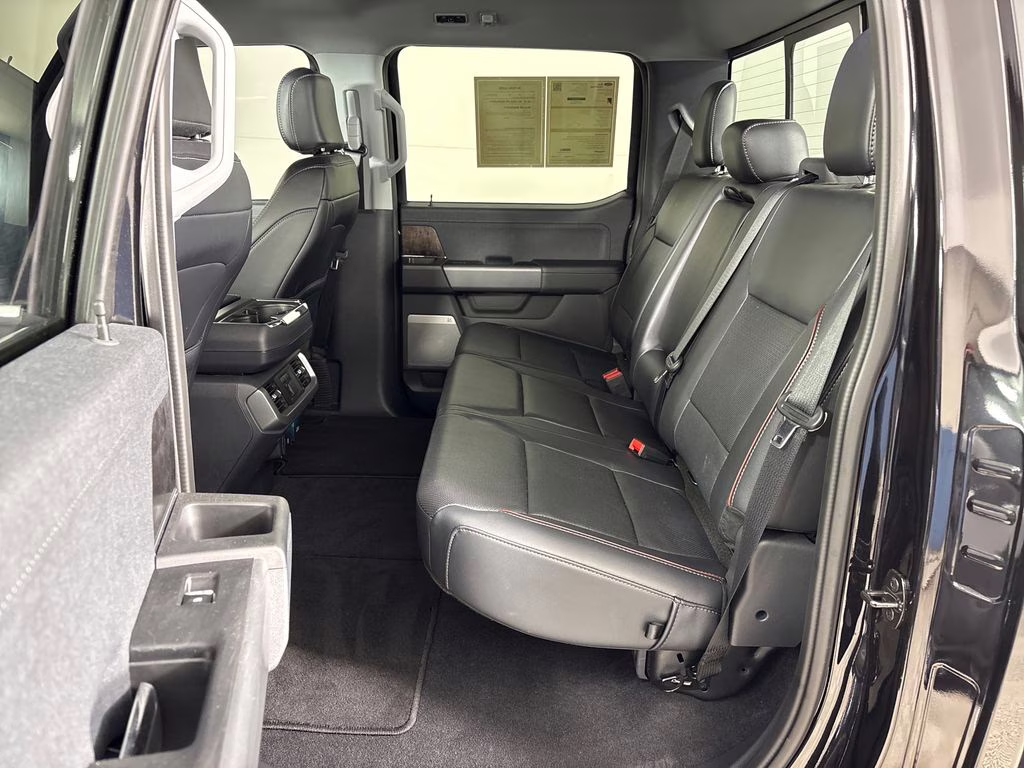 2023 Agate Black Metallic Ford F-150 Lariat 4X4 Truck