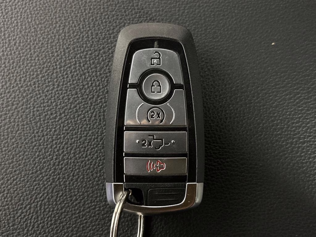 2023 Agate Black Metallic Ford F-150 Lariat 4X4 Truck