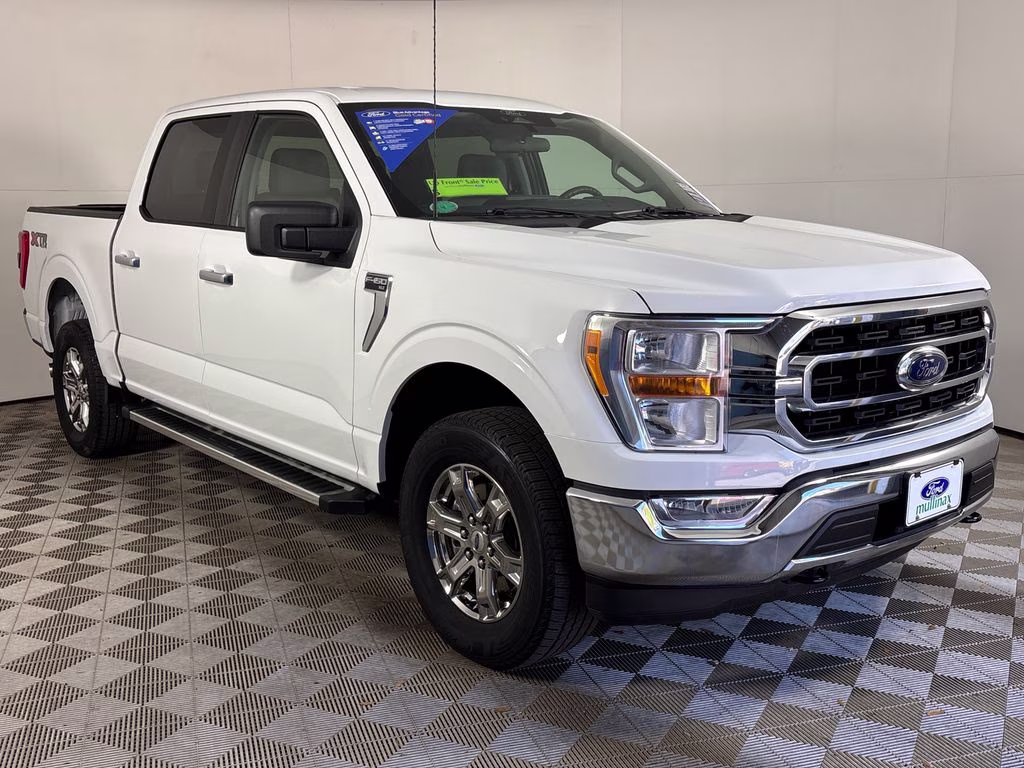 2022 Oxford White Ford F-150 XLT 4X4 Truck