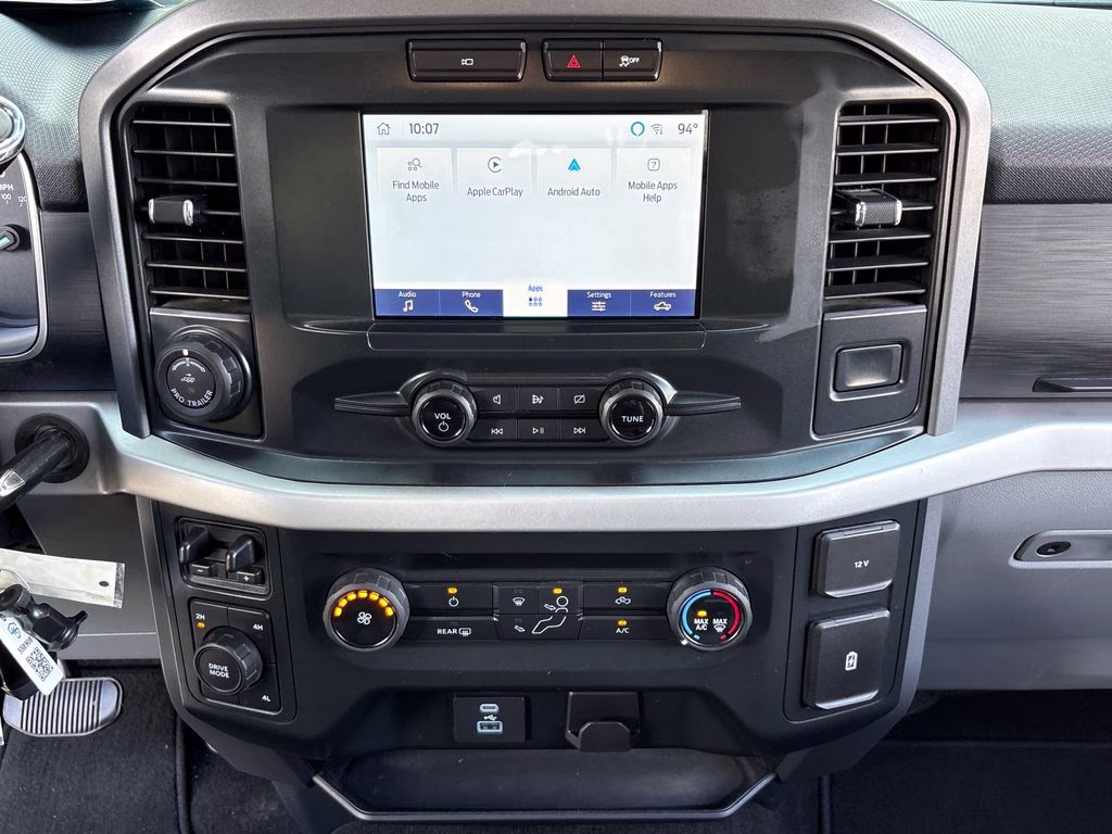2022 Oxford White Ford F-150 XLT 4X4 Truck