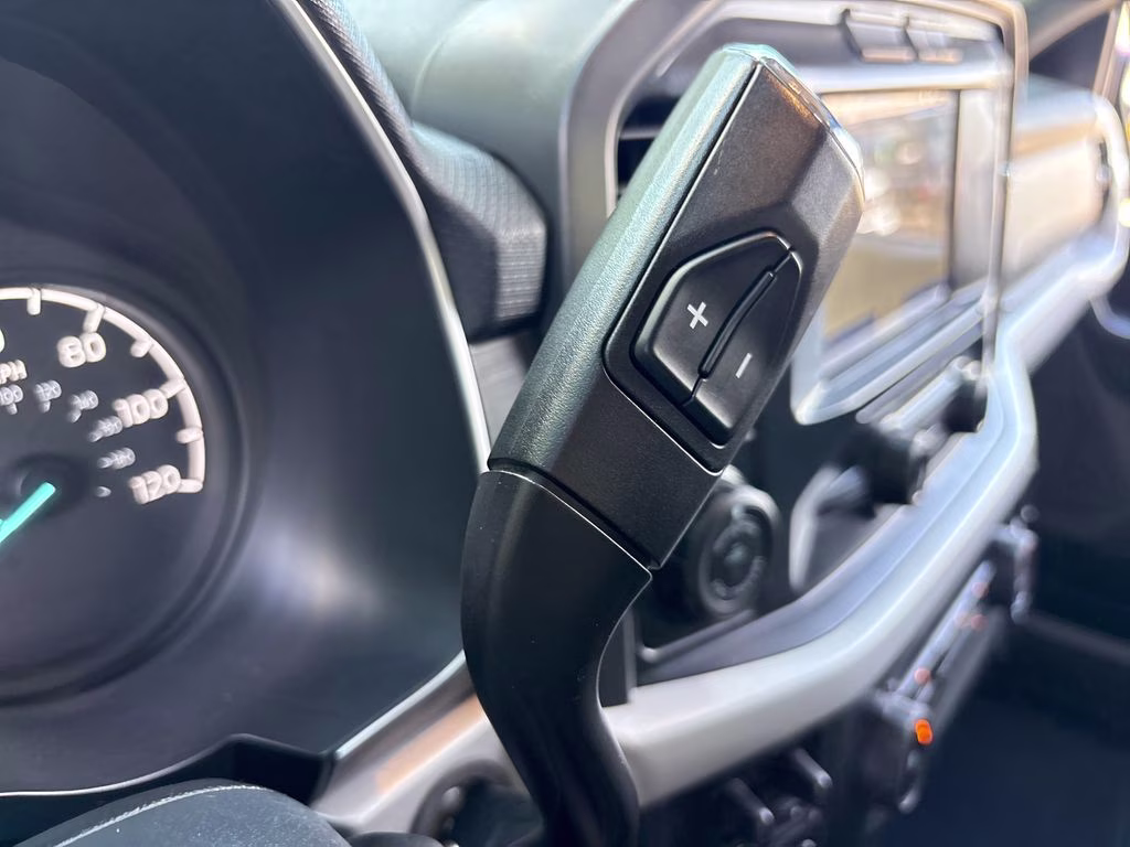 2022 Oxford White Ford F-150 XLT 4X4 Truck
