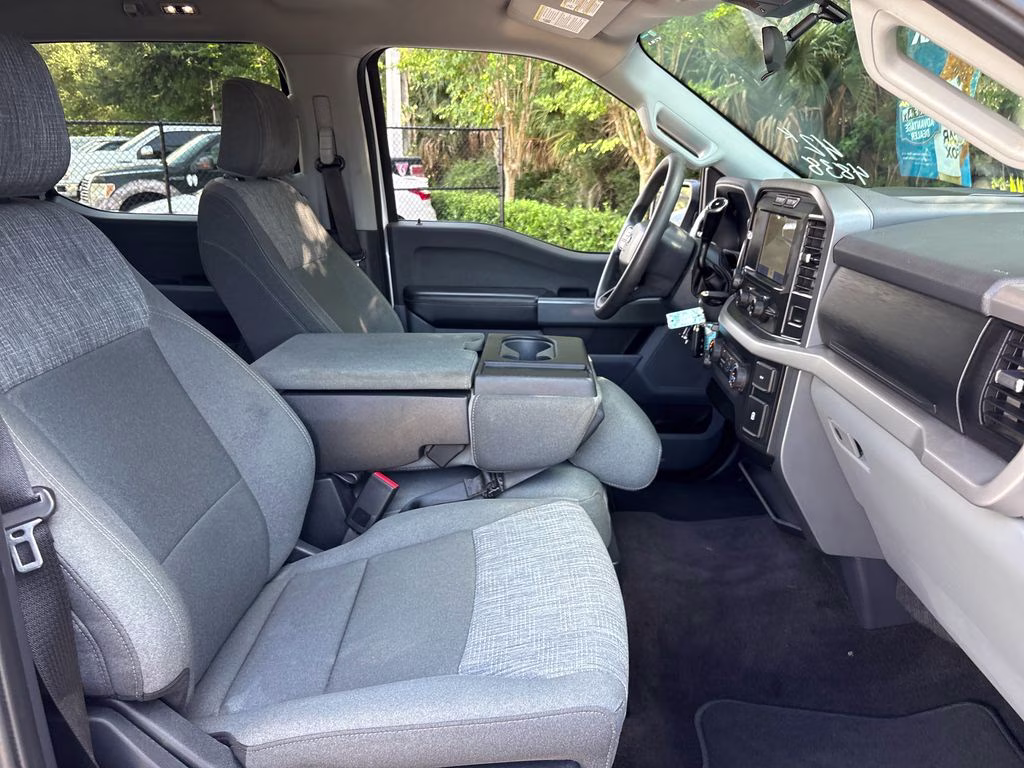 2022 Oxford White Ford F-150 XLT 4X4 Truck
