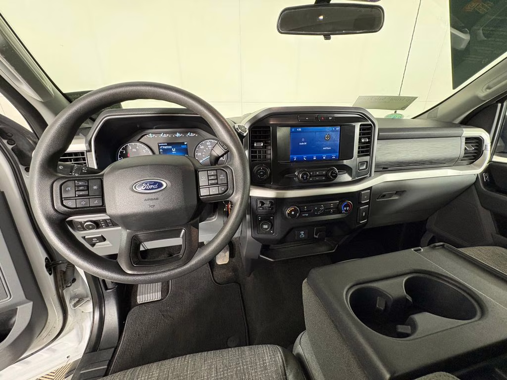 2022 Oxford White Ford F-150 XLT 4X4 Truck