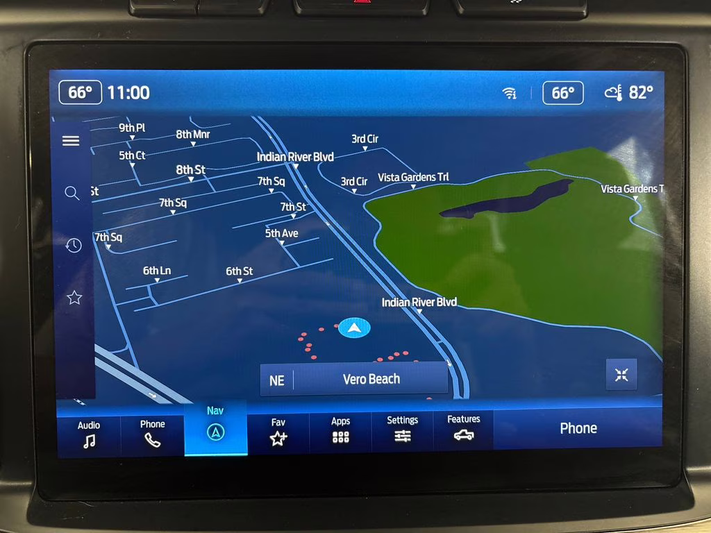 2023 Oxford White Ford F-150 Lariat 4X4 Truck