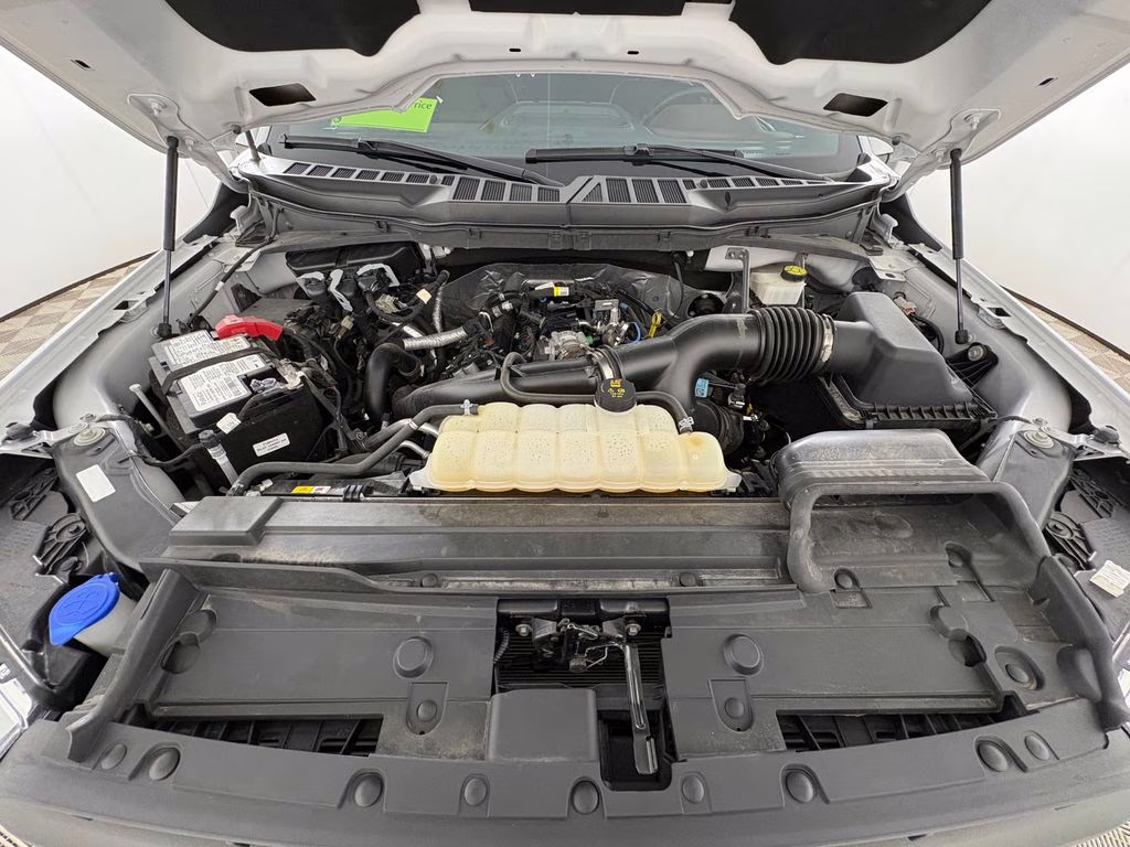 2023 Oxford White Ford F-150 Lariat 4X4 Truck