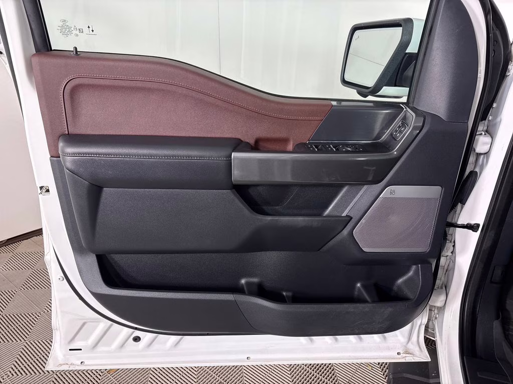 2023 White Metallic Ford F-150 Lariat RWD Truck