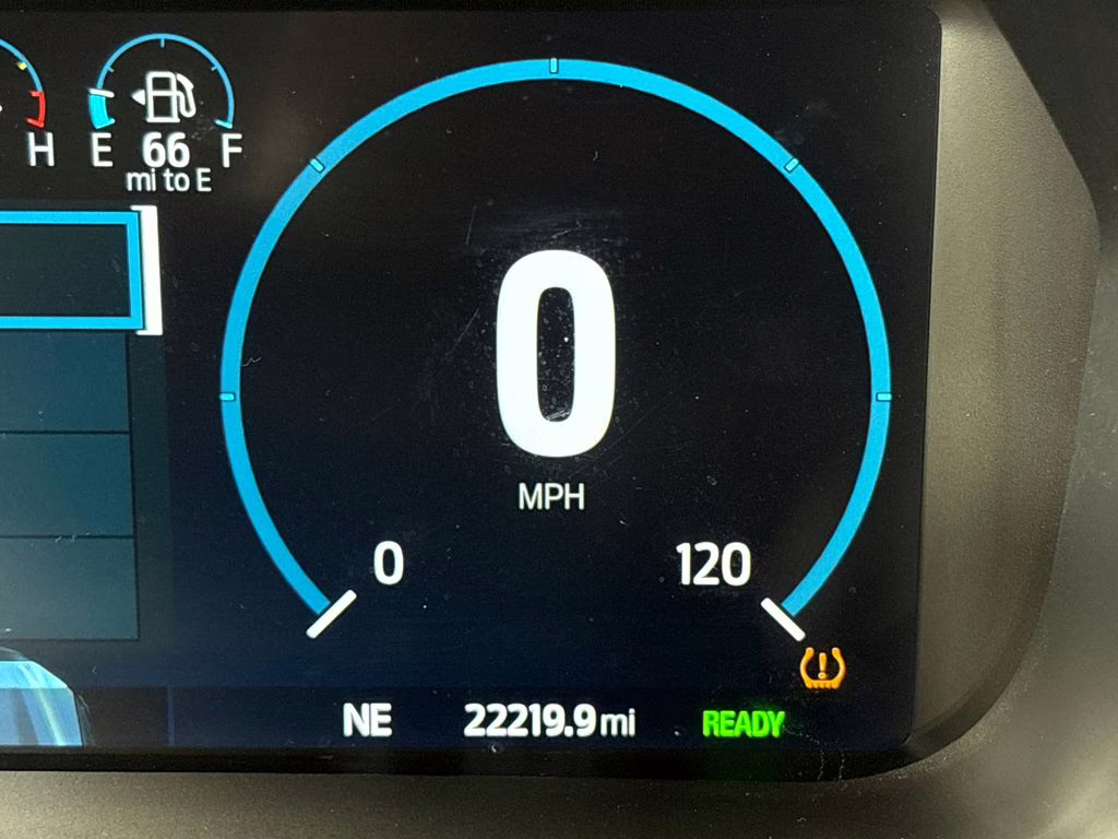 2023 White Metallic Ford F-150 Lariat RWD Truck