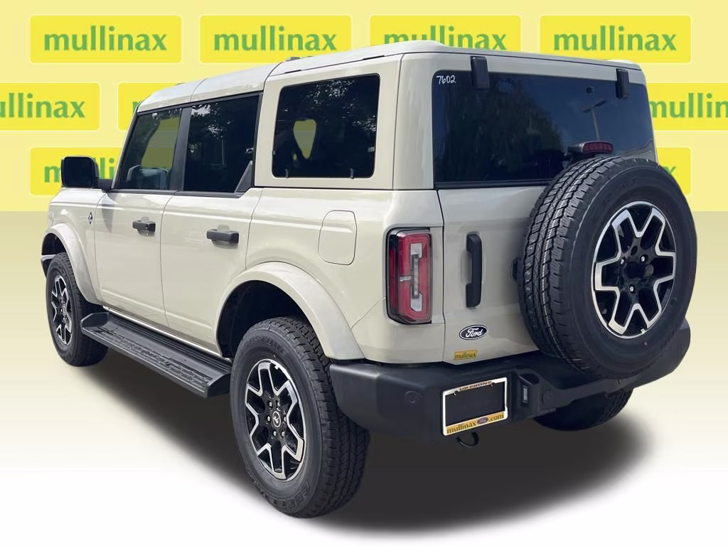 2026 Desert Sand Ford Bronco Outer Banks 4X4 SUV