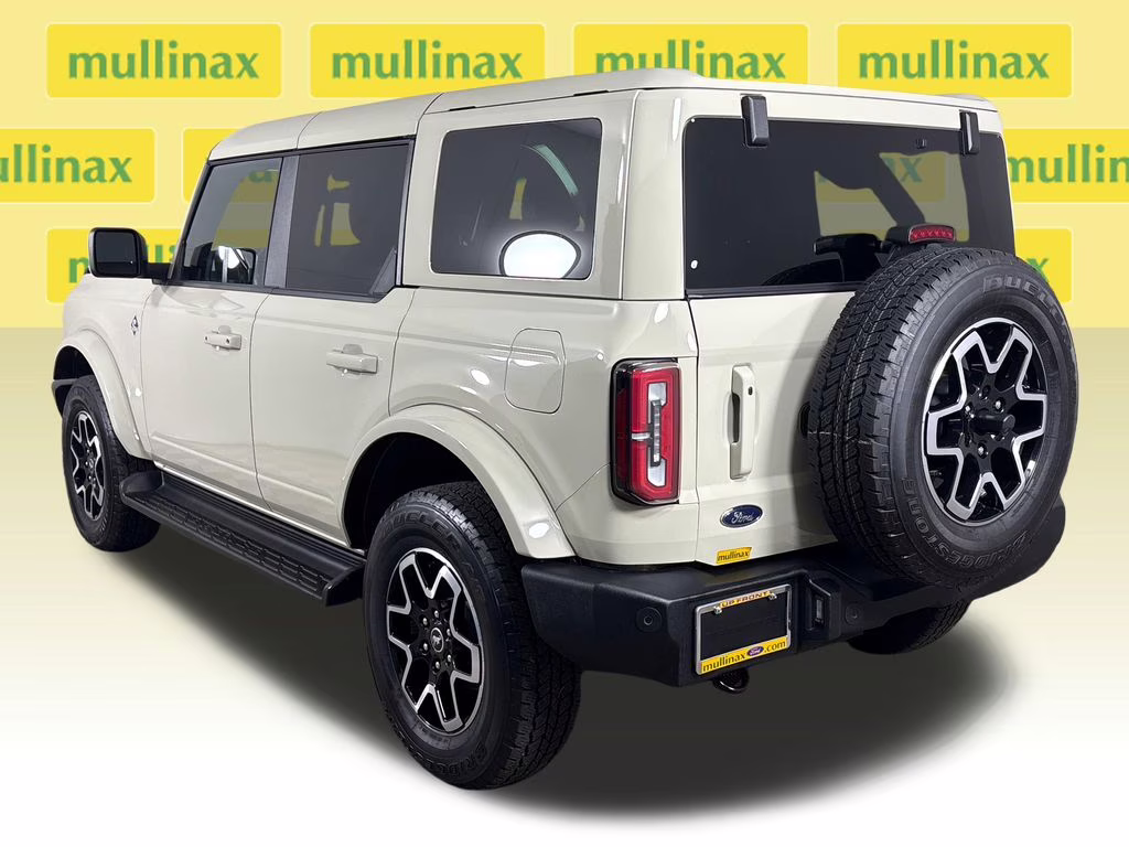 2025 Desert Sand Ford Bronco Outer Banks 4X4 SUV
