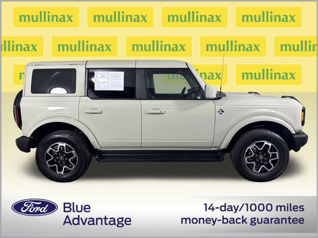 2025 Desert Sand Ford Bronco Outer Banks 4X4 SUV