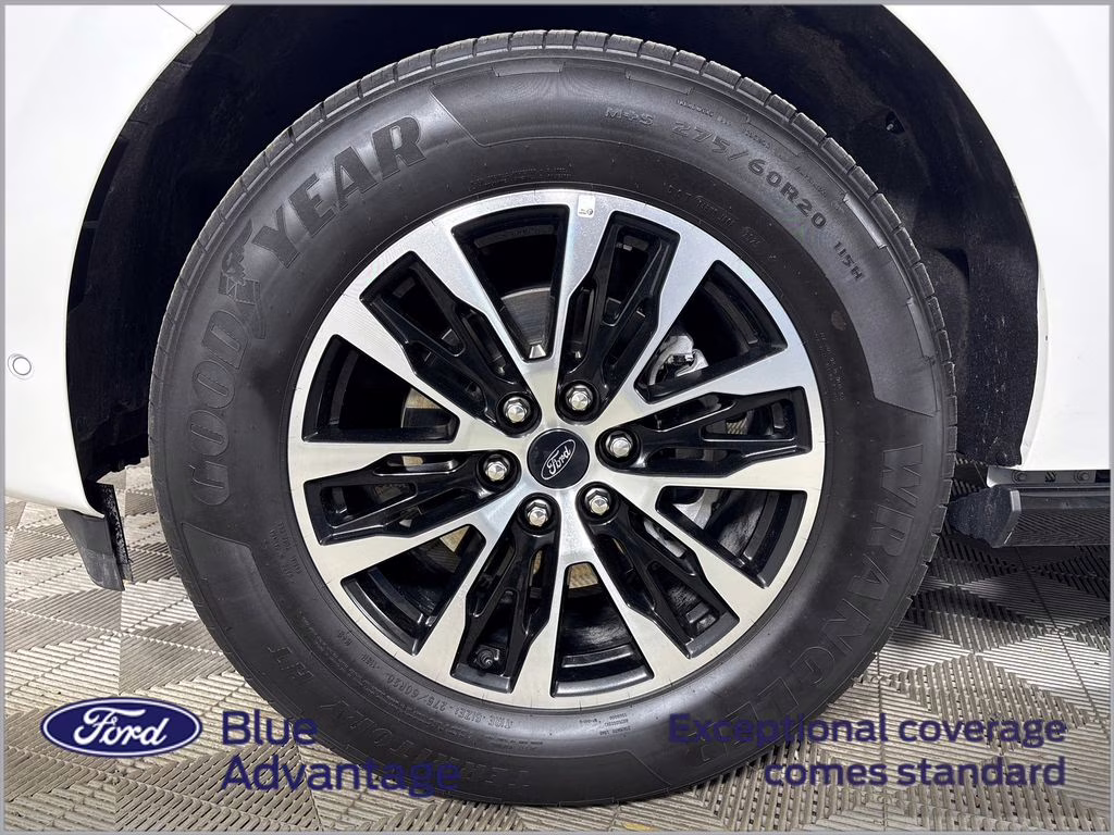 2025 Star White Metallic Tri-Coat Ford Expedition Platinum 4X4 SUV