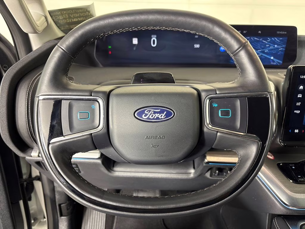 2025 Star White Metallic Tri-Coat Ford Expedition Platinum 4X4 SUV