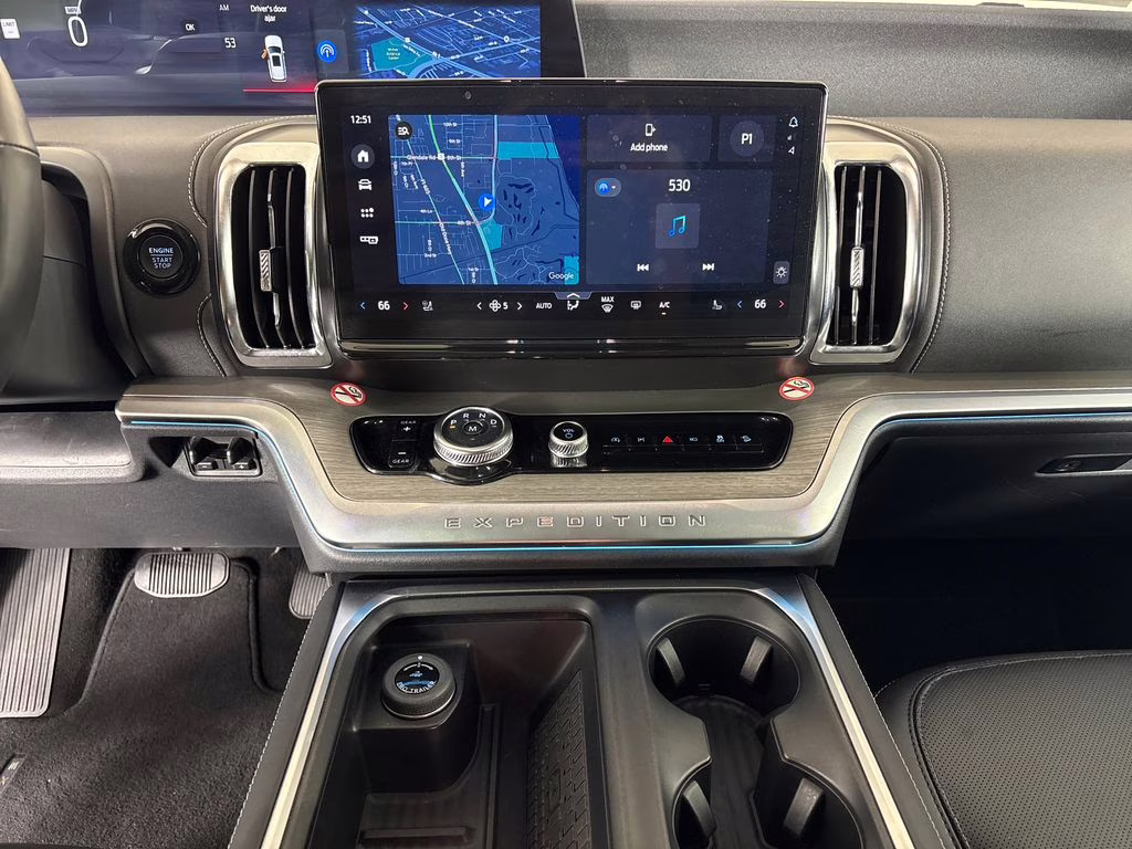 2025 Star White Metallic Tri-Coat Ford Expedition Platinum 4X4 SUV