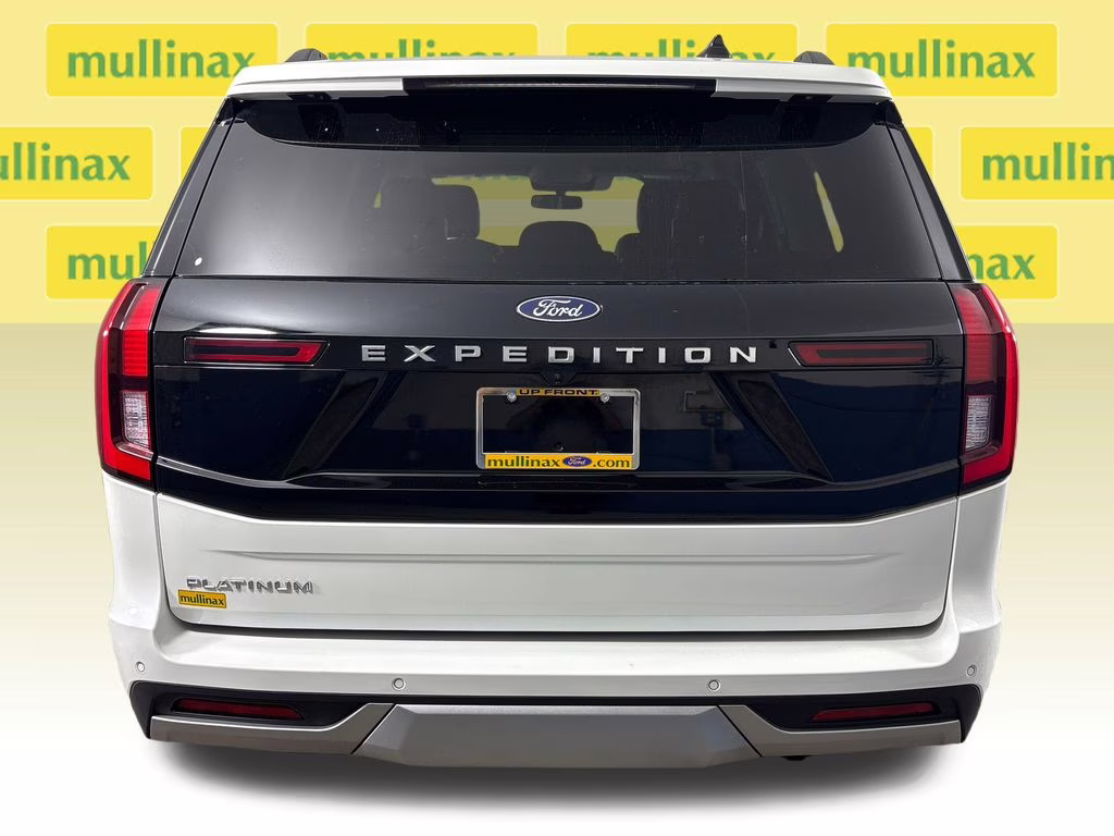 2025 Star White Metallic Tri-Coat Ford Expedition Platinum 4X4 SUV