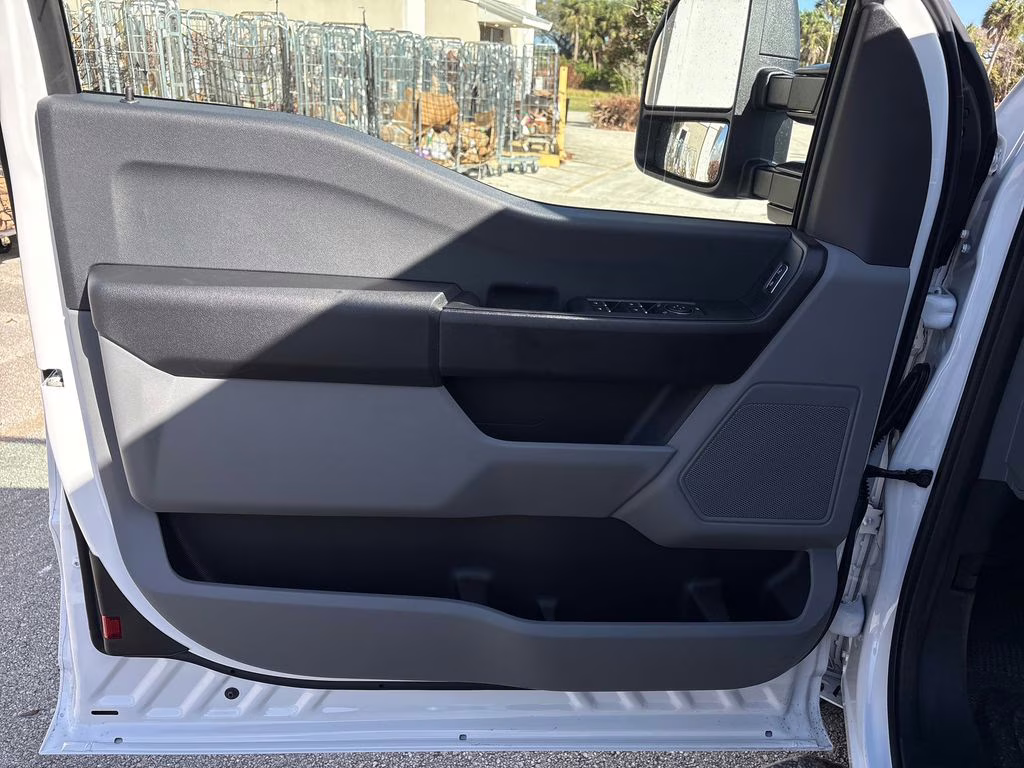 2026 Oxford White Ford Super Duty F-250 SRW XL RWD Truck