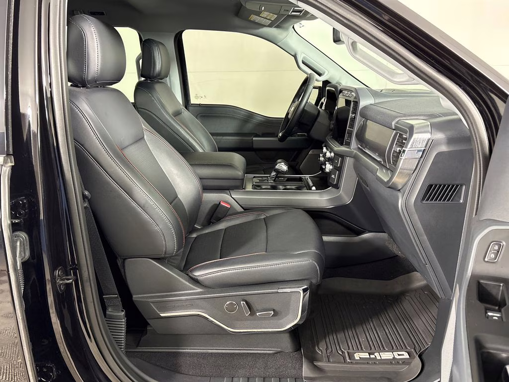 2023 Agate Black Metallic Ford F-150 Lariat 4X4 Truck