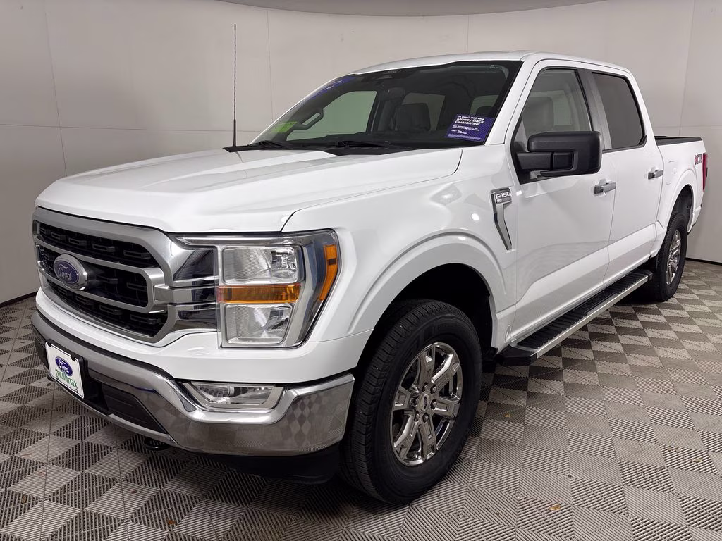 2022 Oxford White Ford F-150 XLT 4X4 Truck