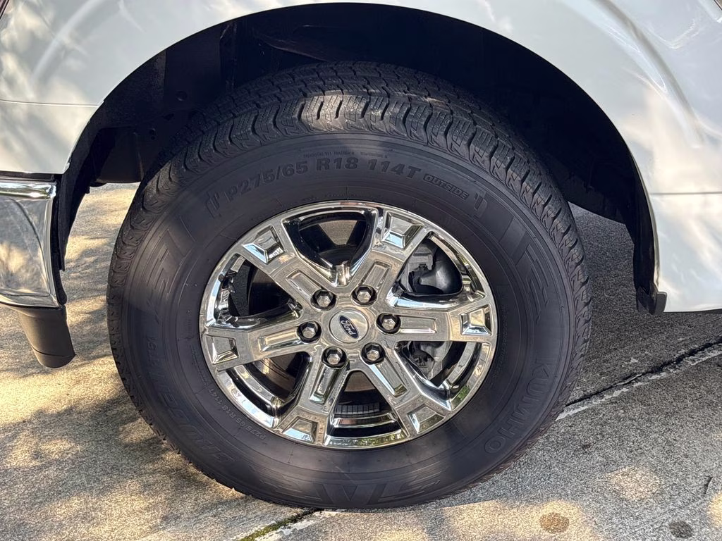 2022 Oxford White Ford F-150 XLT 4X4 Truck