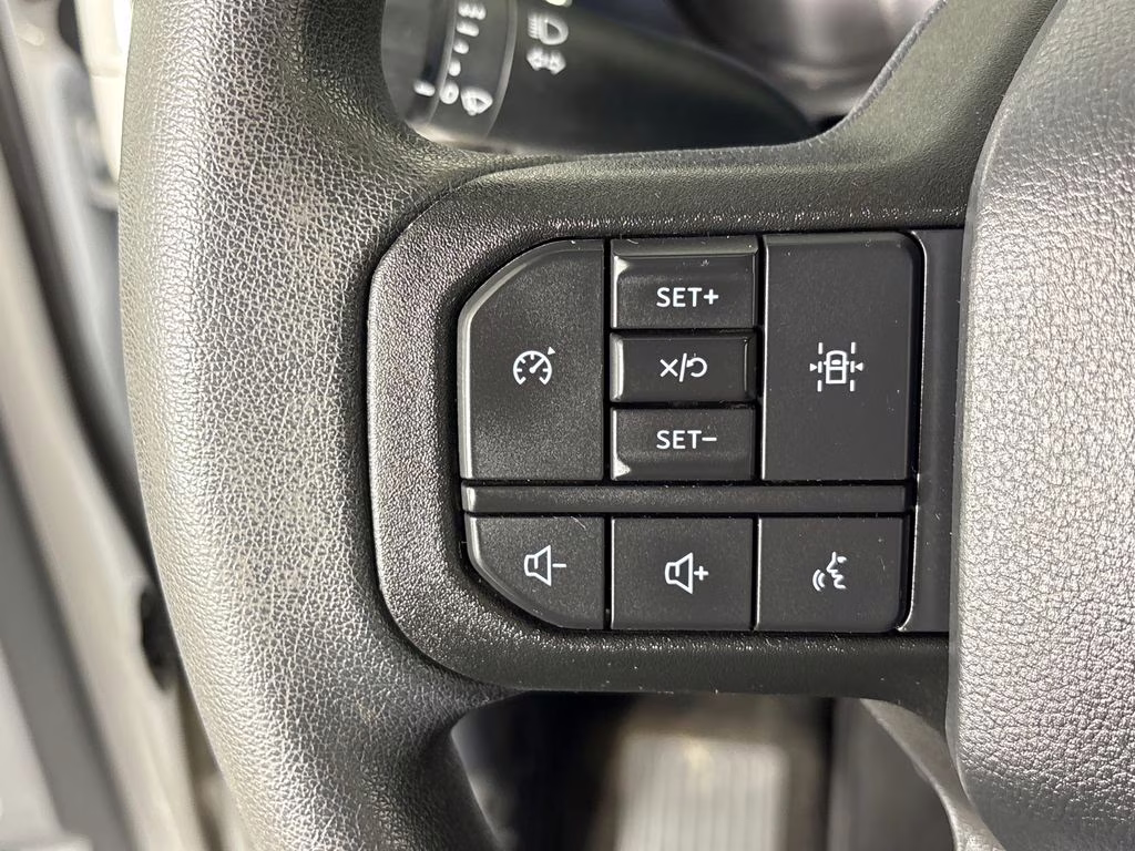 2022 Oxford White Ford F-150 XLT 4X4 Truck