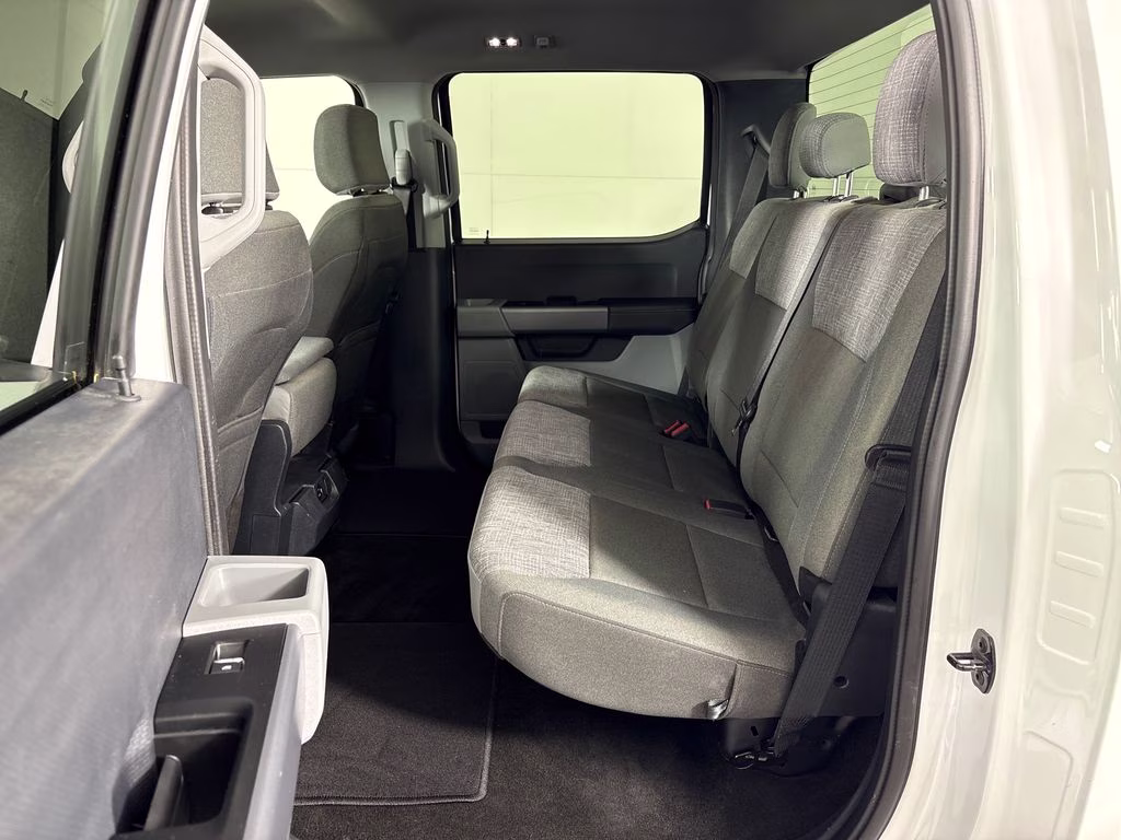 2022 Oxford White Ford F-150 XLT 4X4 Truck