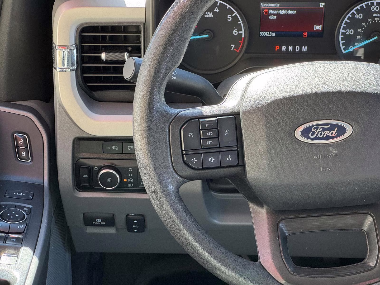 2023 Oxford White Ford Super Duty F-350 SRW XLT 4X4 Truck