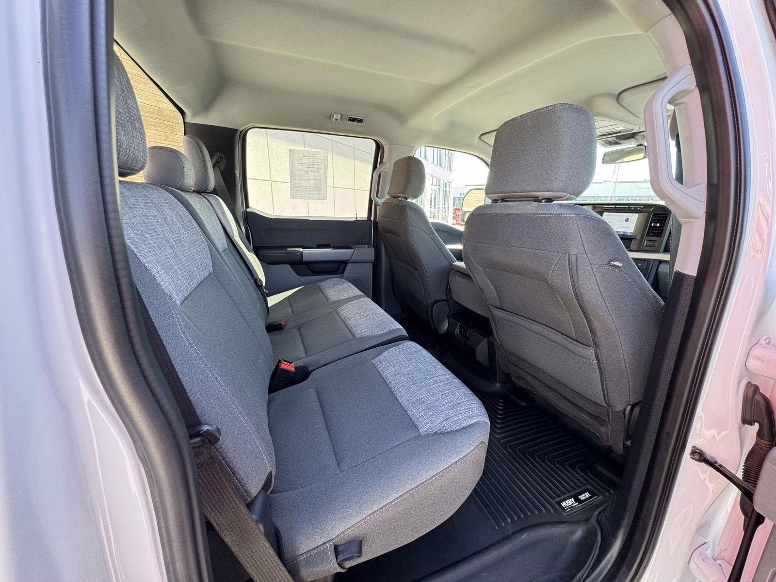 2023 Oxford White Ford Super Duty F-350 SRW XLT 4X4 Truck